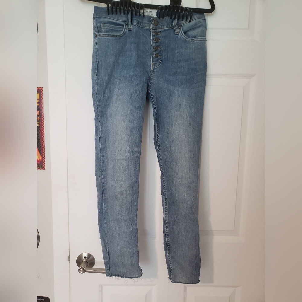 Free People Blue Ankle Frayed Jeans 29